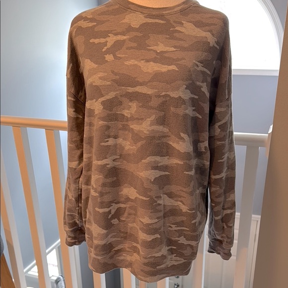 Athleta camo sweatshirt size large‎ - Picture 1 of 7